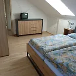Apartamento Haus Bergblick Für Gruppen Bis 6 Personen Utzmemmingen