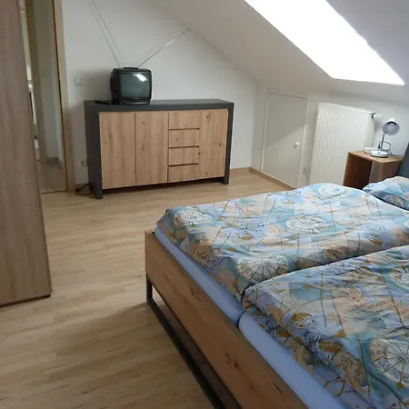 شقة Haus Bergblick Fuer Gruppen Bis 6 Personen Utzmemmingen