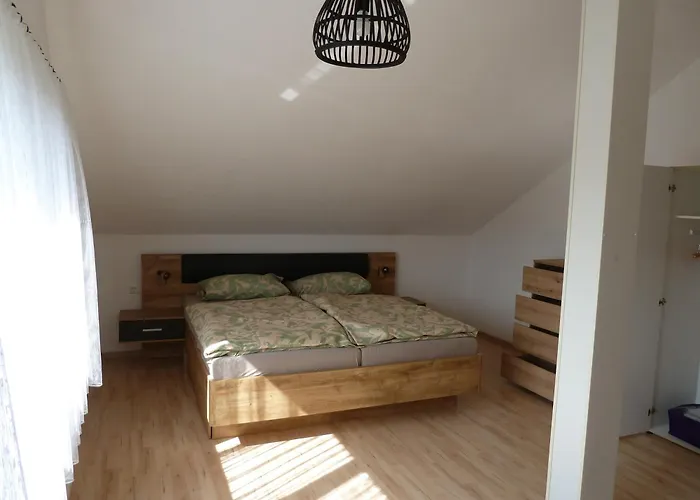 Apartment Haus Bergblick Fuer Gruppen Bis 6 Personen Utzmemmingen